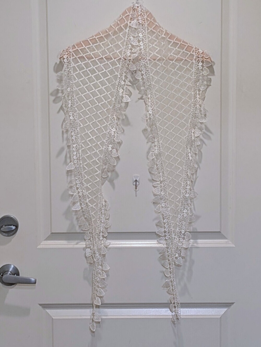 3/$30 EUC Sheer White Narrow Shawl Scarf with Heart Shaped Trim